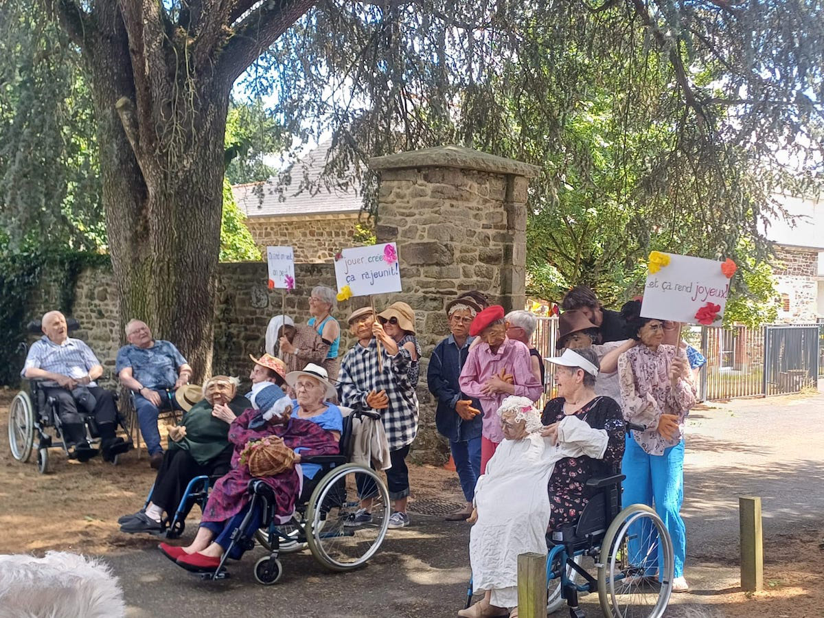 Compagnie singulière à l'EHPAD de Marcillé-Robert